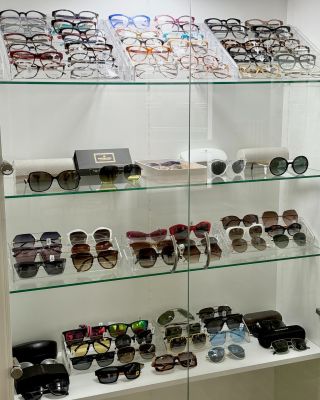 Styl, kvalita a skvělé ceny na jednom místě 👓 U nás najdete široký výběr obrouček světových značek – od elegantních klasik...